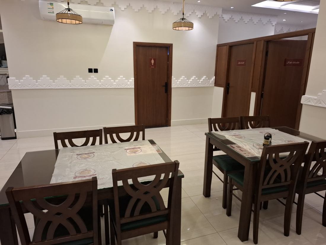 من داخل مطاعم تراحيب